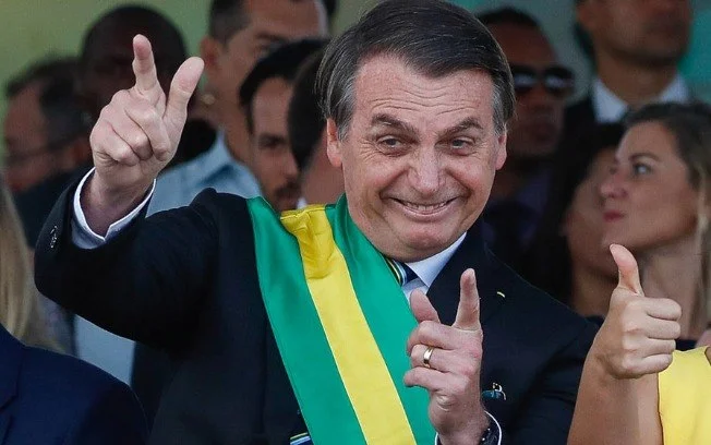 Bolsonaro: A favor do veneno e contra vacina
