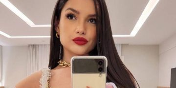 JULIETTE FREIRE REBATE CRÍTICAS SOBRE APROPRIAÇÃO:”VAI CHUPAR UM BODE, MULHER”