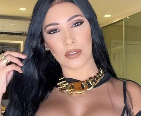 SIMARIA SOBRE COMPARAÇÕES COM SIMONE:”SIMONE É INCRIVEL, EU SOU UMA DESGRAÇA”