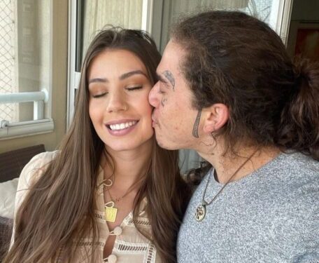 APÓS SEREM FLAGRADOS JUNTOS, WHINDERSON NUNES E MARIA LINA SE PRONUNCIAM:"INVASIVO" 1 APÓS SEREM FLAGRADOS JUNTOS, WHINDERSON NUNES E MARIA LINA SE PRONUNCIAM:”INVASIVO”