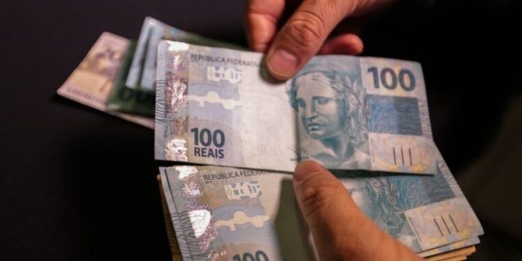 Nota de R$ 100 compra hoje o mesmo que R$ 13,91 em 1994 1 Nota de R$ 100 compra hoje o mesmo que R$ 13,91 em 1994
