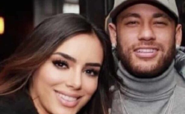 ACABOU? NEYMAR APARECE SEM ALIANÇA E FÃS COMENTAM POSSÍVEL TÉRMINO 1 ACABOU? NEYMAR APARECE SEM ALIANÇA E FÃS COMENTAM POSSÍVEL TÉRMINO