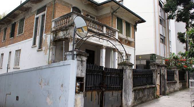 MULHER DA CASA ABANDONADA: ENTENDA O CASO 1 MULHER DA CASA ABANDONADA: ENTENDA O CASO