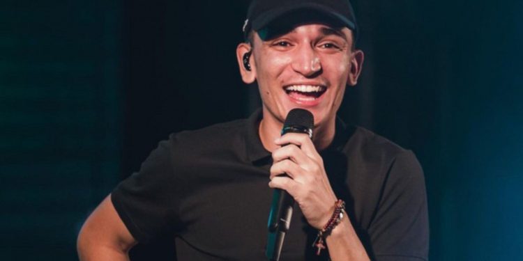 JOÃO GOMES GRITA “FORA BOLSONARO” DURANTE ROCK IN RIO