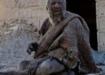 MORRE O HOMEM MAIS SUJO DO MUNDO APÓS TOMAR BANHO