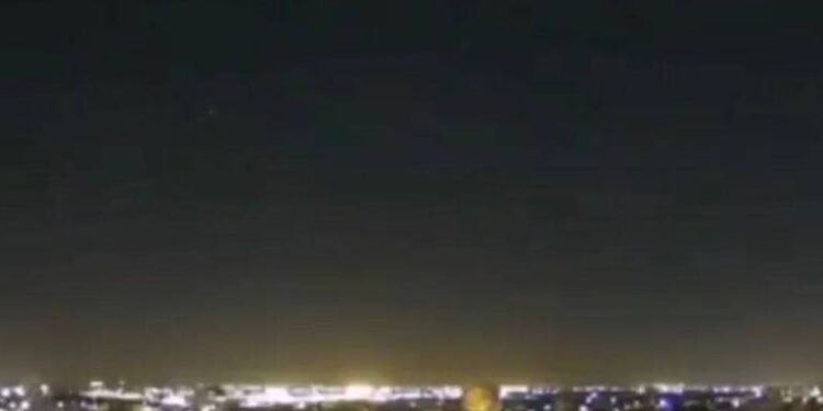PILOTO DE AVIÃO AVISTA OVNIS EM PORTO ALEGRE DURANTE VOO