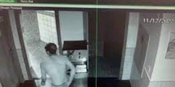 VÍDEO: LADRÃO DE CALCINHA, INVADE ESCOLA