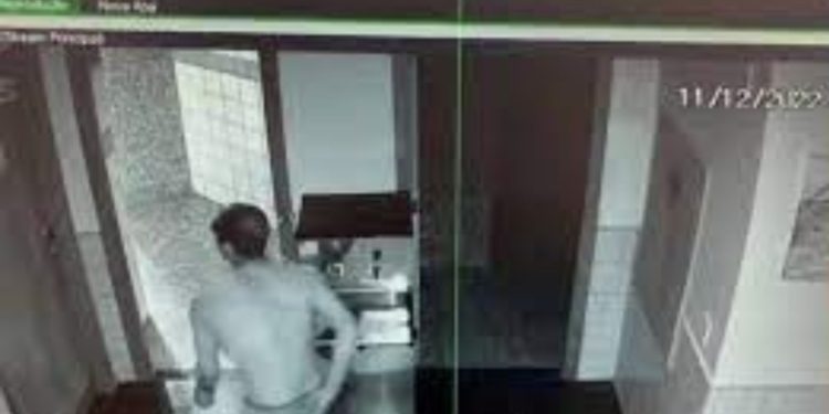 VÍDEO: LADRÃO DE CALCINHA, INVADE ESCOLA 1 VÍDEO: LADRÃO DE CALCINHA, INVADE ESCOLA