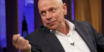 LEONARDO KARNAL ASSUME CASAMENTO COM RAPAZ