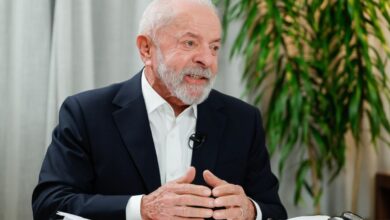Lula lidera com vantagem estreita sobre Flávio, Tarcísio e Michelle no 2º turno
